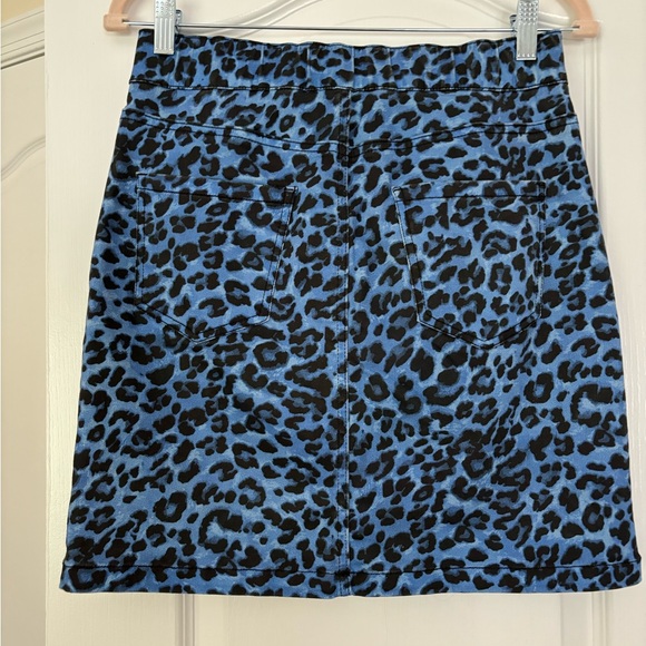 Boston Proper Skort. Print denim.. Size 6. - Picture 3 of 8